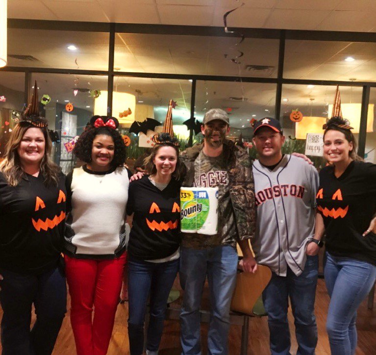IRWAYP_CH8's tweet photo. Happy Halloween from the IRWA YPC8 Group! @IRWAYP_Region2 @IRWAYP @IRWA_Network https://t.co/fHmMt3eh0S