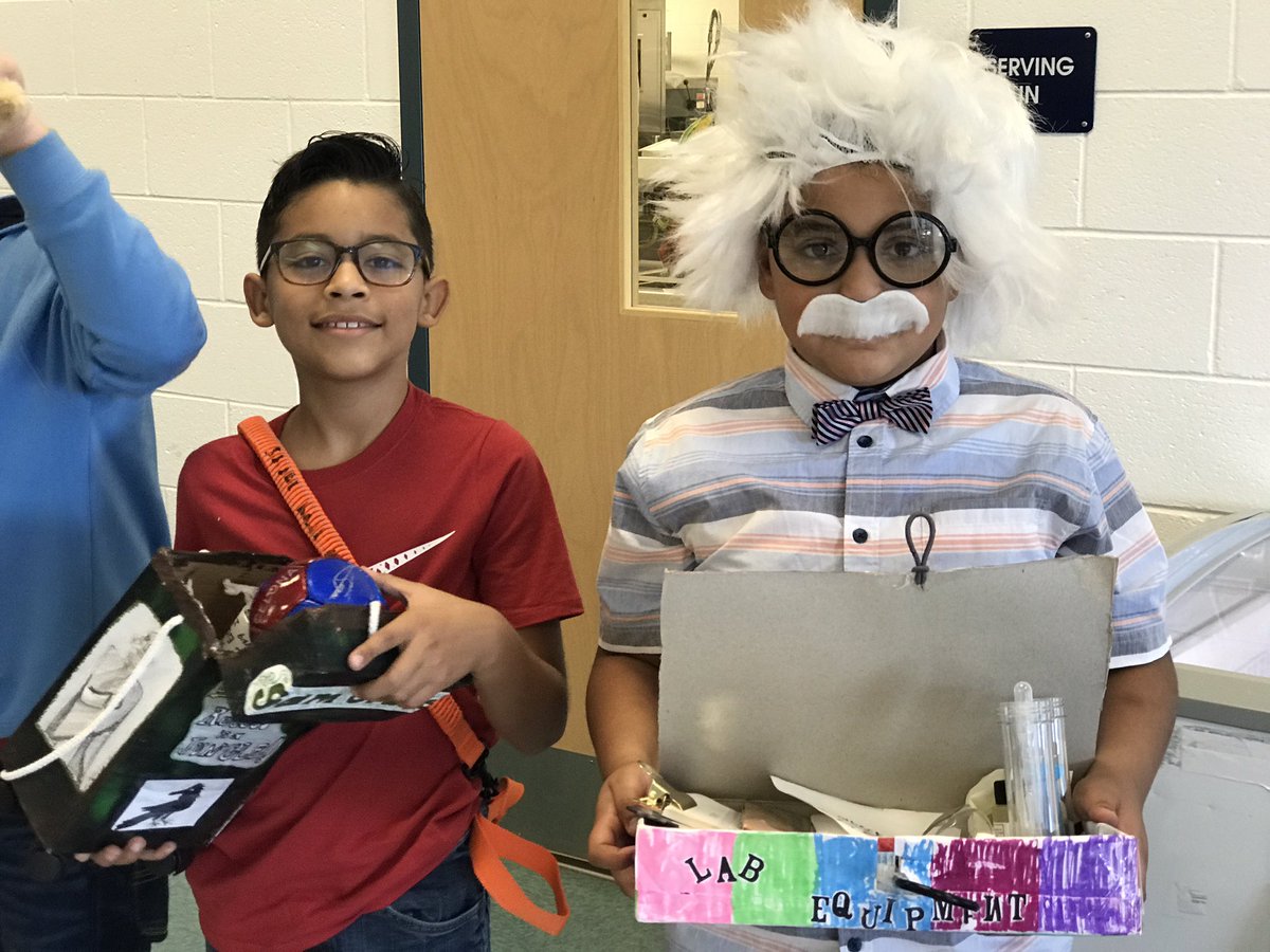 Mrs_Chapman_DIS's tweet photo. Our books come alive with 4th grade’s Living Library! https://t.co/7qmUAdmzJP
