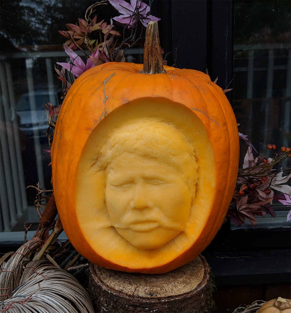 shareahack's tweet photo. #HanSolo frozen in #pumpkinite. #3Dcarved on the #CNCmachine. Happy #Halloween! VIDEO: https://t.co/qndRCgTWlD via @shareahack #cnc #cncrouter #starwars #carbonite #empirestrikesback #shareahack https://t.co/VPMtgHWpwx