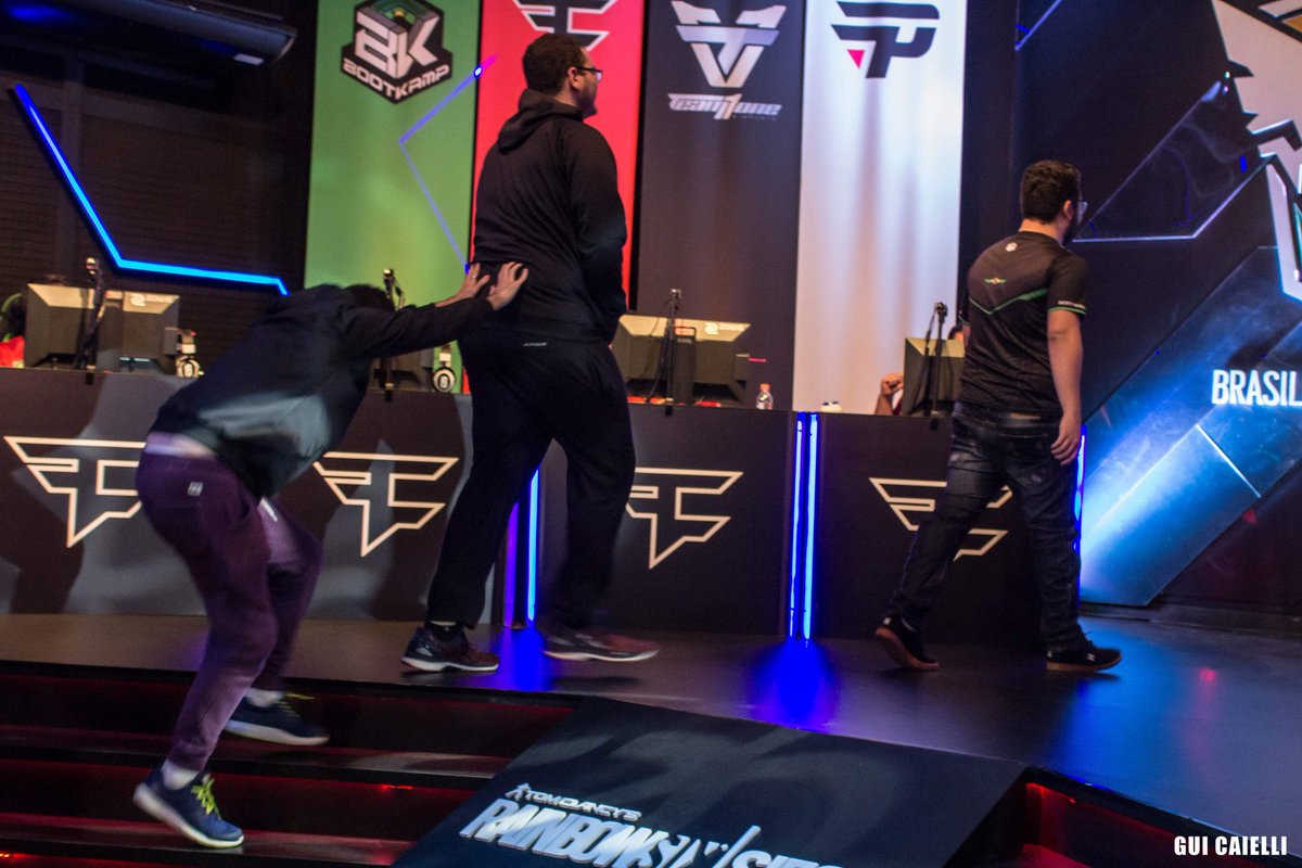 guicaielli's tweet photo. Algumas fotos que fiz da @bootkampgaming na rodada de domingo do BR6! 😊
#GuiCaielli #BR6 #Bootkamp https://t.co/QRI9Vula6a