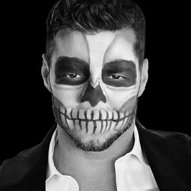 lisetrm's tweet photo. 💕🇬 🇾_🇷🇲💕 (@Gy_RM_LocaxRM) twitteó:
#happyhalloween #happyhalloween🎃 #SexySouls!!! #RickyMartin ....Bello Siempre!!! #RM https://t.co/laYY0Df8qZ https://t.co/5J1AKLvHGK (https://t.co/wjatmwbSTi)