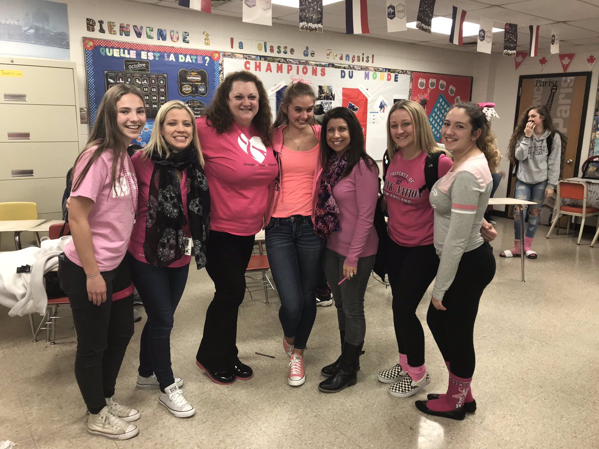 MmeTeixeira's tweet photo. โOn Wednesdays we wear pink.โ #BreastCancerAwarenessMonth #PinkOut ๐๐๐๐ธ๐ท๐๐๐ฉโ๐ค @simas_sra @SignoraCPena @MmeTeixeira @OakerWorLang @CoventryOakers #oakernation https://t.co/AECWCFnXhK