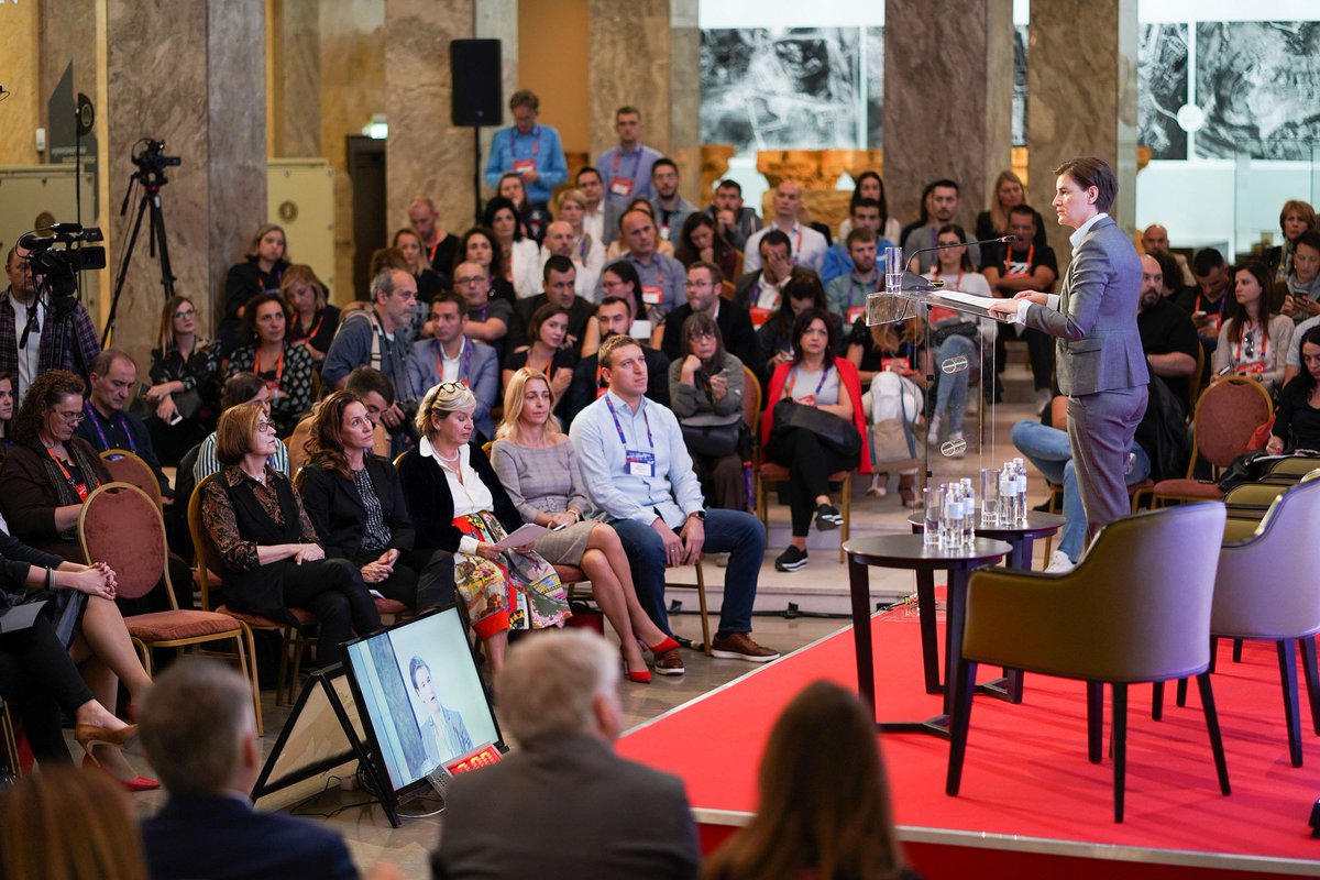 BranaRakic's tweet photo. Thank you @DLDConference and all the great speakers for the super inspiring #DLDBelgrade! It was a pleasure to share @origin_trail insights about the potential of blockchain among such an impressive group @IsabellWelpe @habibles @BrankoMM @SerbianPM @BioSenseRS @3Lateral @WeWork https://t.co/thcqGVYLa5