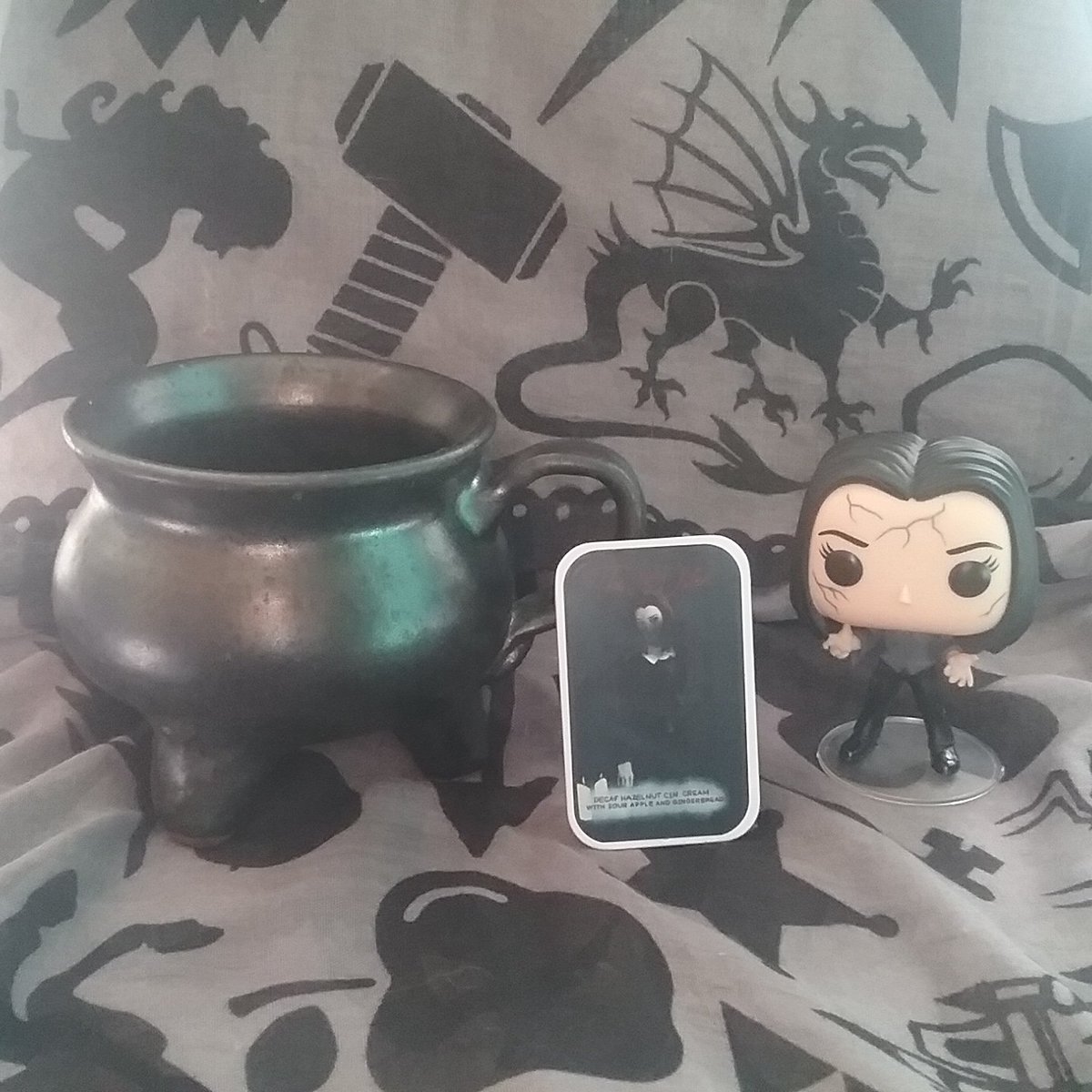 the_adj_noun's tweet photo. Which witch will you celebrate Halloween with? #buffythevampireslayer #btvs #willowrosenberg #darkwillow #thewitch #decaftea #hazelnuttea #sourappletea #gingerbreadtea #jasminedragonteaco #jdtc #fandomteas #looseleaftea #adagioteas #tea #shoplocal #happyhalloween #halloween https://t.co/V4ckN9e6mU