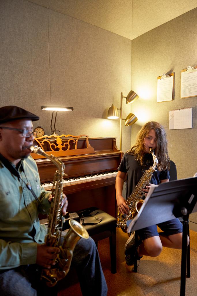 Music education raises kids' academic achievement and helps unlock their creative potential. We’re proud to support 4 nonprofits across 3 countries with our new program, Sonos Soundwaves: <a href="/ZUMIX/">1</a>, <a href="/UnitedBorders/">United Borders</a>, <a href="/NotesforNotes/">Notes for Notes</a>, and <a href="/leerorkest/">Stichting Leerorkest Nederland</a>. Learn more: bit.ly/2F29o4a