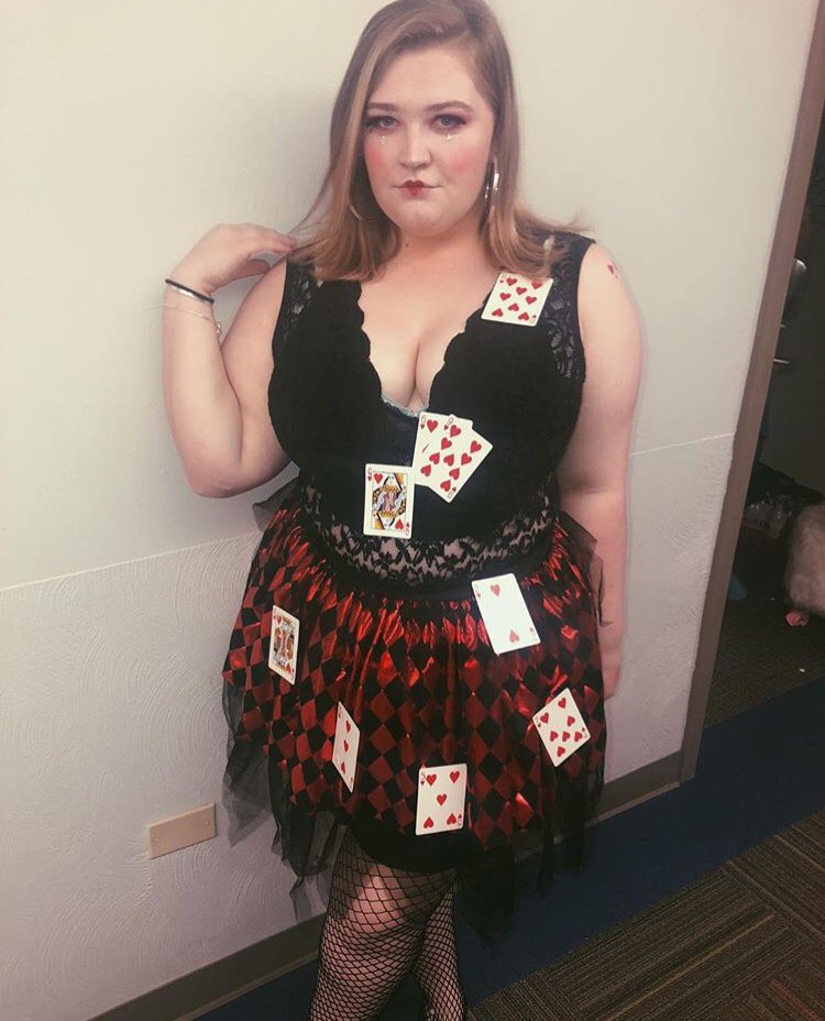 omfg my lit is hawwwttt! wowza🤩!! happy halloween babe 🎃 ily 💗