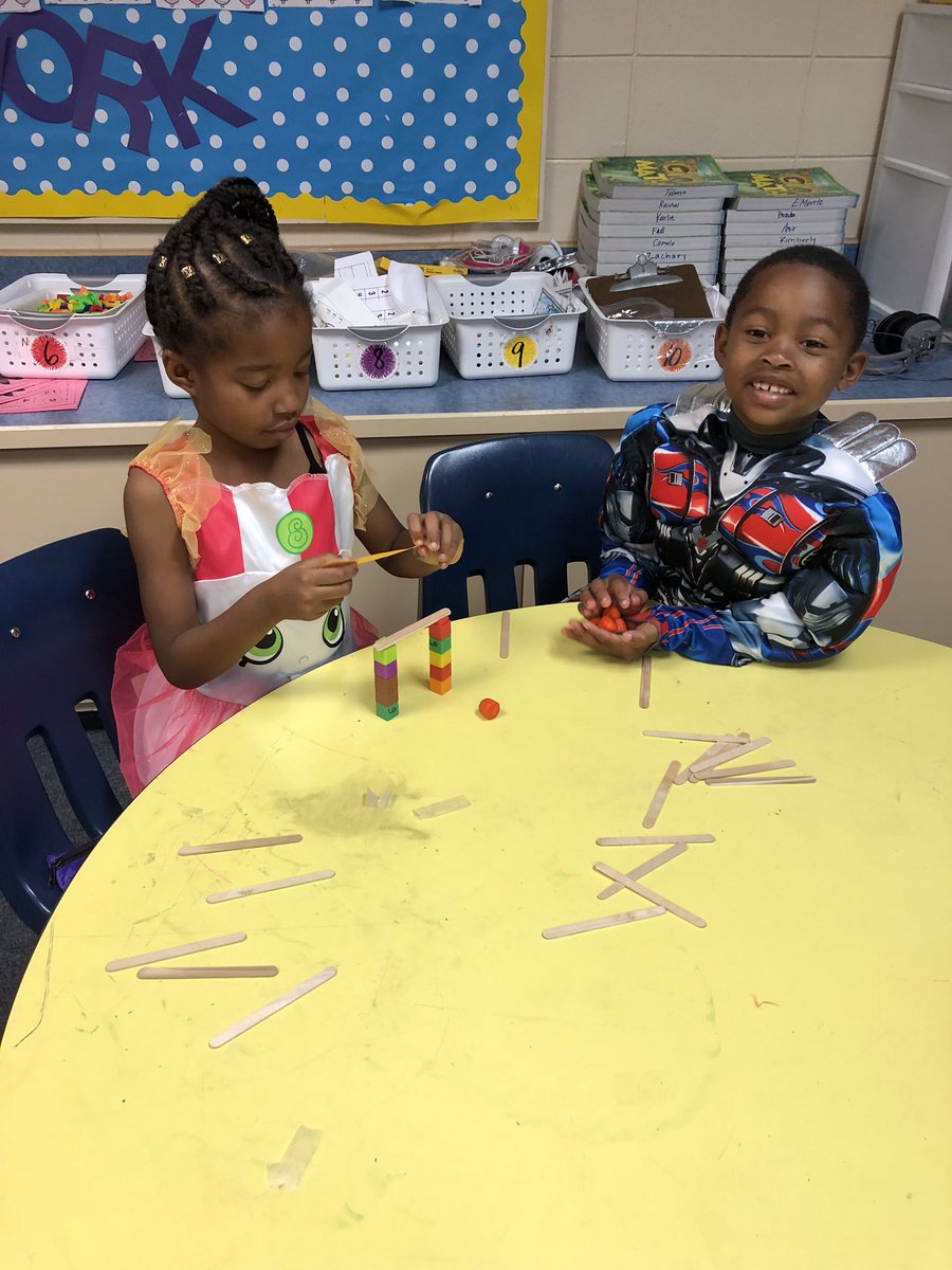 pamjdial's tweet photo. 1st Grade students in Ms. Elms’ class worked on a STEM challenge called “Room on the Broom!” #MustangsMustSTEM @lrsd @MichaelPoore1 @sadiemi73712680 https://t.co/3xWMMF0GEN