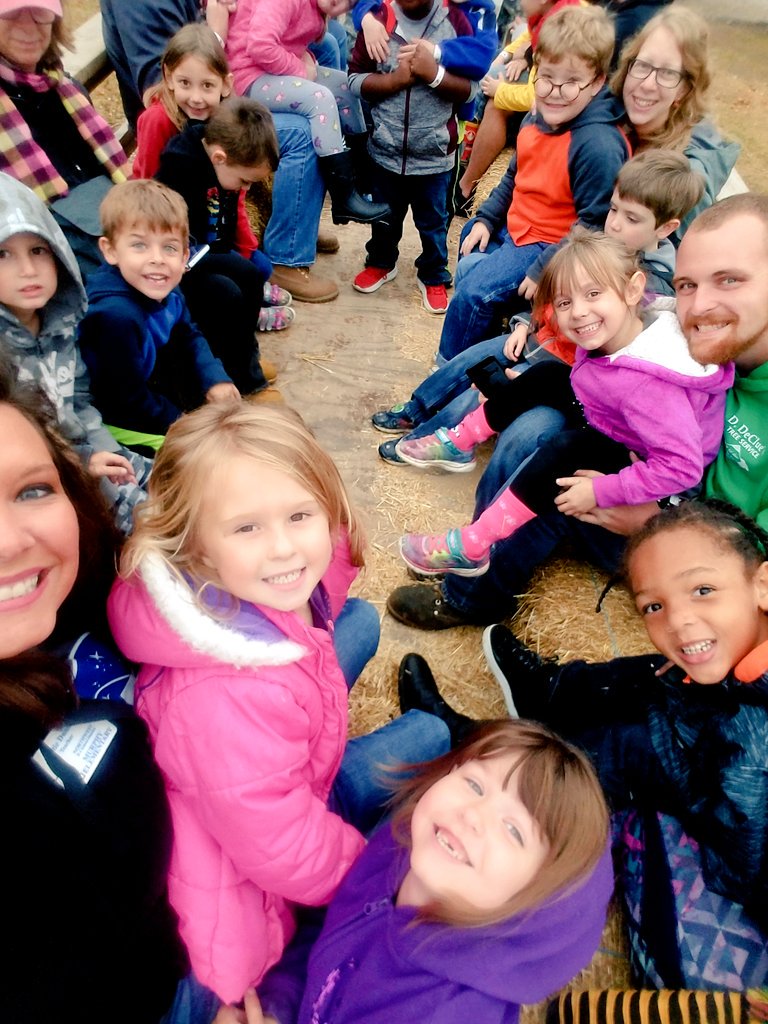 MrsKatieKaletta's tweet photo. Kindergarten having a blast @brookdalefarms today!! It was a little wet, but still a fun day at the pumpkin patch ππ #pumpkinsforall #Halloween #fieldtrip #WEareMURPHY https://t.co/jLlezyPMz6