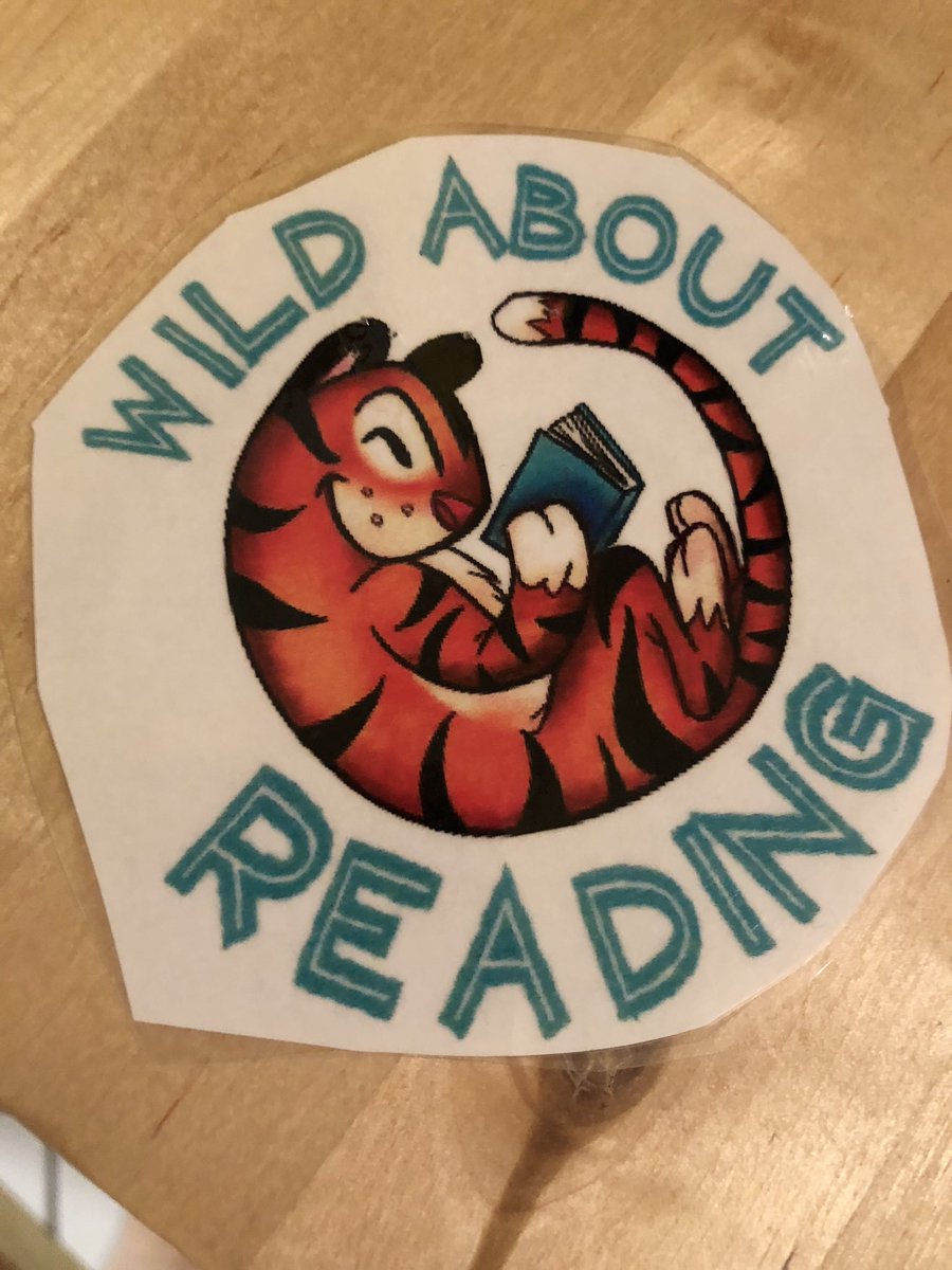 CoachAGordon's tweet photo. A zebra 🦓 who is “wild about reading”  📚with her wild friends!!!  🦈🐅🐆🦒🦊🐼 #halloweencostumes #schoolhalloween #middleschoolteacher #HappyHalloween2018 https://t.co/bGh4bohzhe