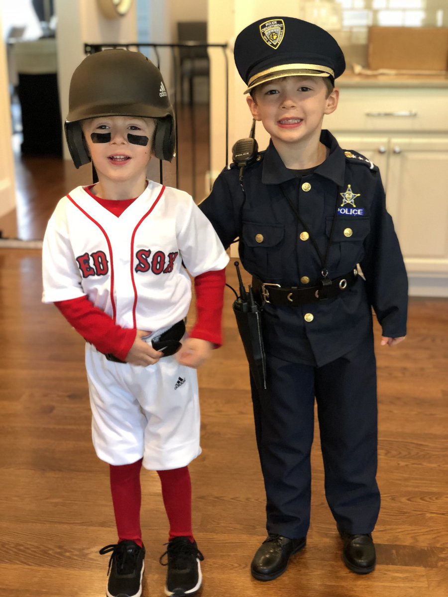 Quick detour for the duck boat parade, with security detail. Congrats to the 2018 World Series Champions <a href="/RedSox/">Red Sox</a> #BostonStrong #HappyHalloween