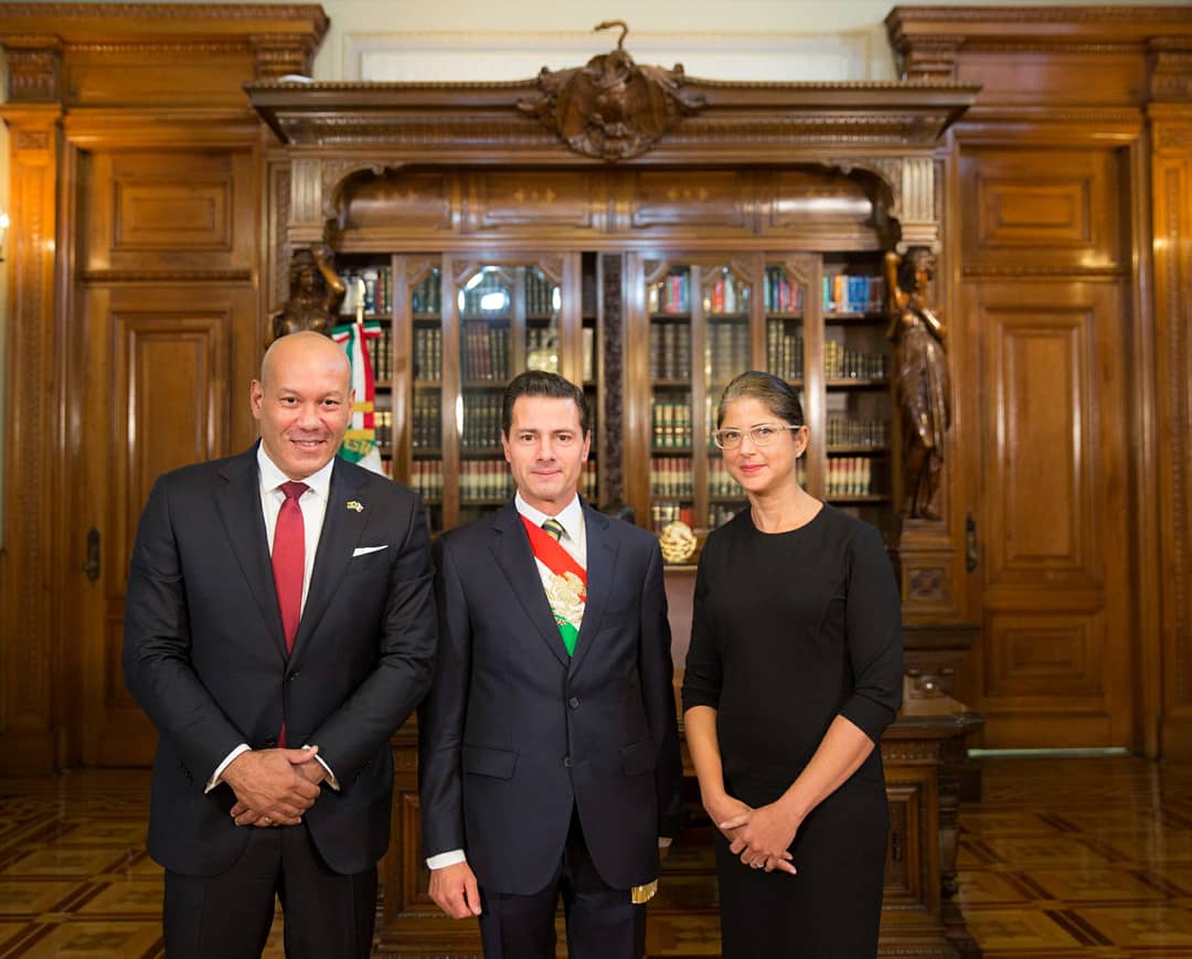 mfaftja's tweet photo. On Tuesday, October 30, Jamaican Ambassador to Mexico, Jason K. Hall presented his Letters of Credence to H.E. Enrique PeΓ±a Nieto, President of the United Mexican States, at the National Palace in Mexico City
#PresentationOfCredentials
#Jamaica
#Mexico https://t.co/aODVQhGP0b