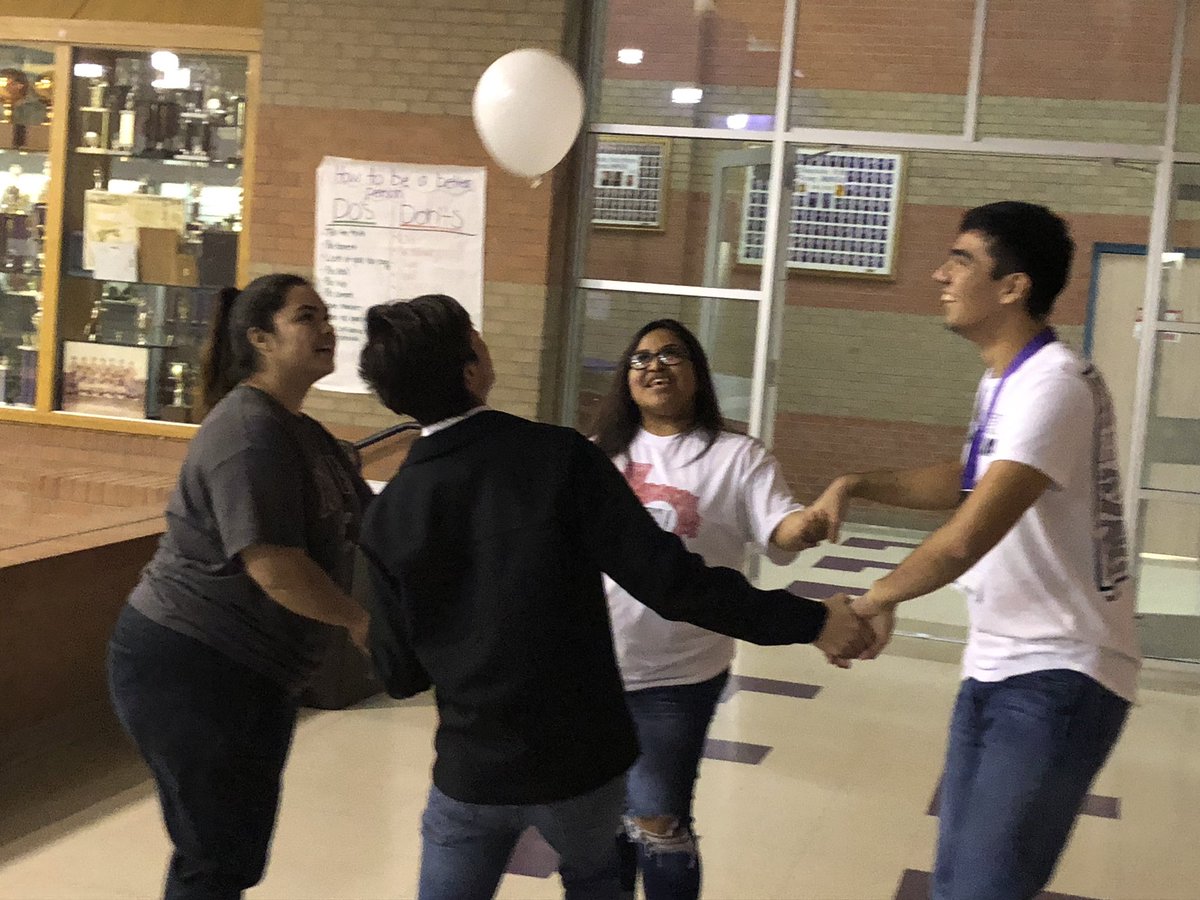 BeckeWren0331's tweet photo. Taking a little brain break in AVID. We have worked hard this six weeks! #AHSAVID #thisisAVID https://t.co/29GqMw9y2D