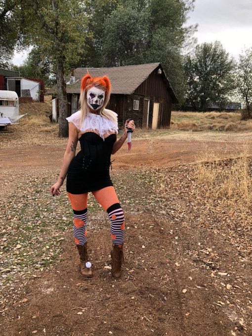 🖤🧡🎃🤡🔪🔪🔪 https://t.co/sSc6WQIHl5