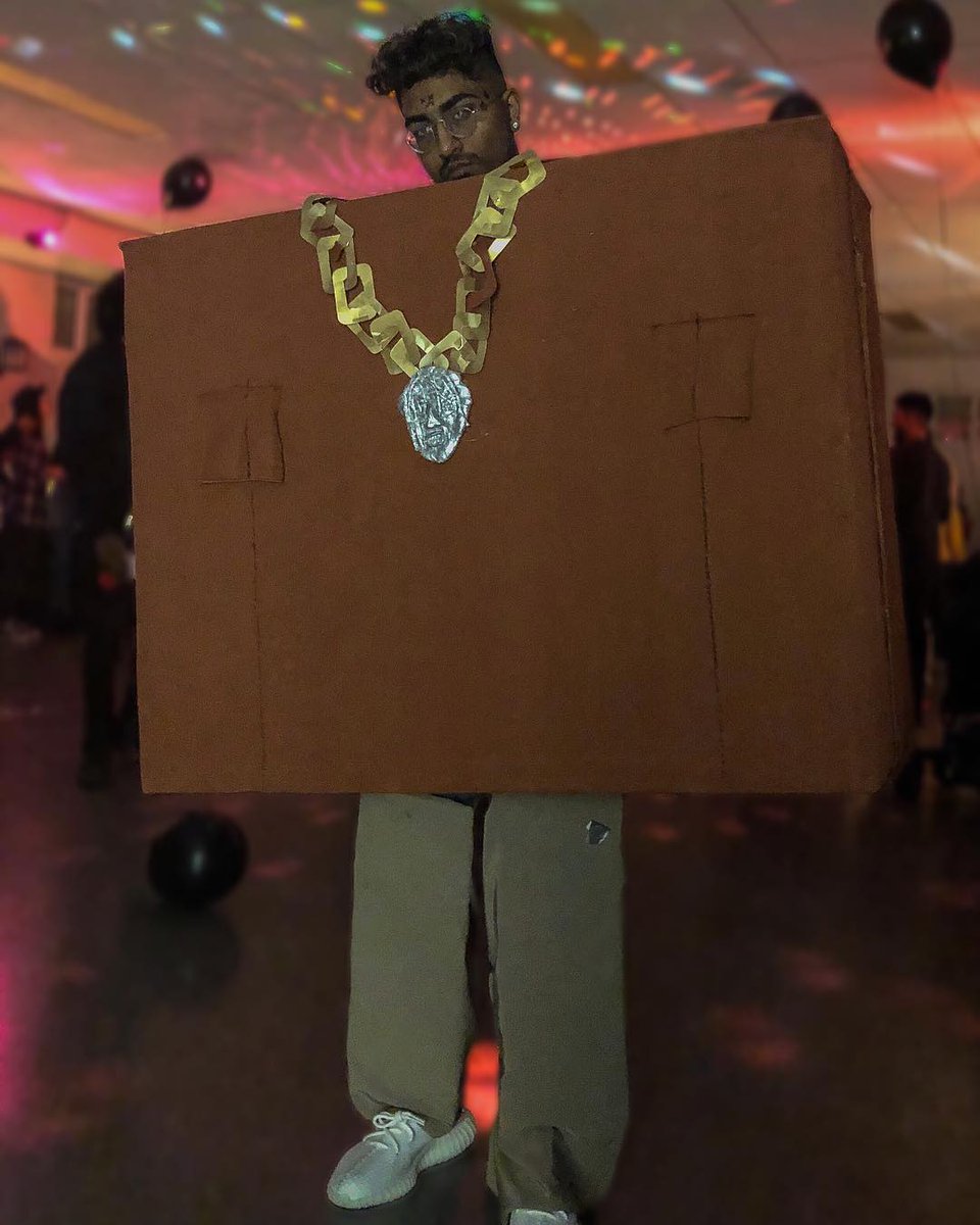 studentlifetmu's tweet photo. Who’s going trick-or-treating tonight?! We’ve got a treat for you: THESE SPOOKY SUBMISSIONS! 

Wearing a costume? Want some prizes? All you got to do is tag your photos with #RUScared tonight! 👻 https://t.co/KO0pBPXhrd