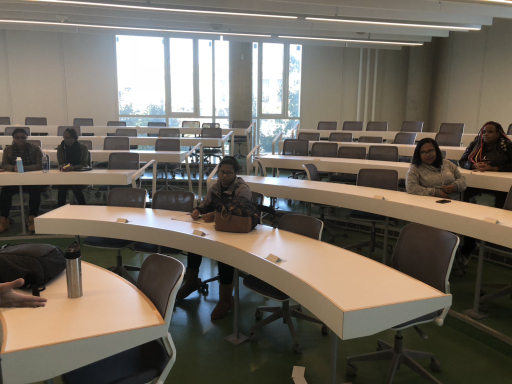avidtitans's tweet photo. Our AVID students thinking about a possible future as a lawyer with a visit to the University of Baltimore Law School! https://t.co/488OlCGxjh