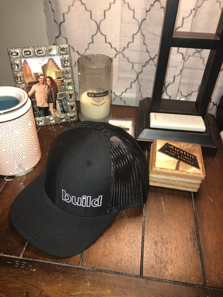 sbgreer24's tweet photo. @Seattle_Texan and I spent some time with the man behind the #BuildShow today!! @MattRisinger Thanks for having us, and thanks for the hat!! #Build #BuildSmart #SmartHomes #buildingscience #finecraftmanship https://t.co/aJdw1MPDil