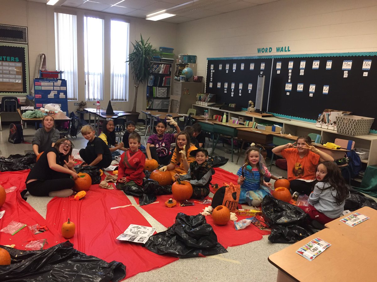 ConlyMrs's tweet photo. The grade 1’s had a great afternoon of pumpkin carving with their buddies! Thank you to our buddies, Ms.Bisson’s class for being such great leaders! @joarcsd https://t.co/wgsbIVPmD9