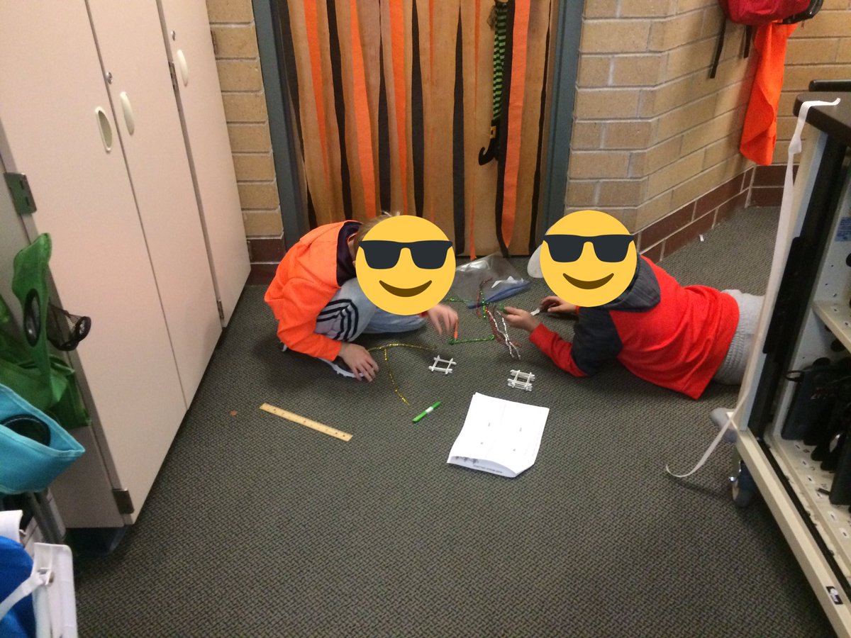 kimforuria's tweet photo. Halloween #STEM!  Let’s build some bone bridges! Ss were very create in their designs. No bones about it!   #Mllearns #bsd7chat @AdrianAdvinMT https://t.co/qXeyv3feDU