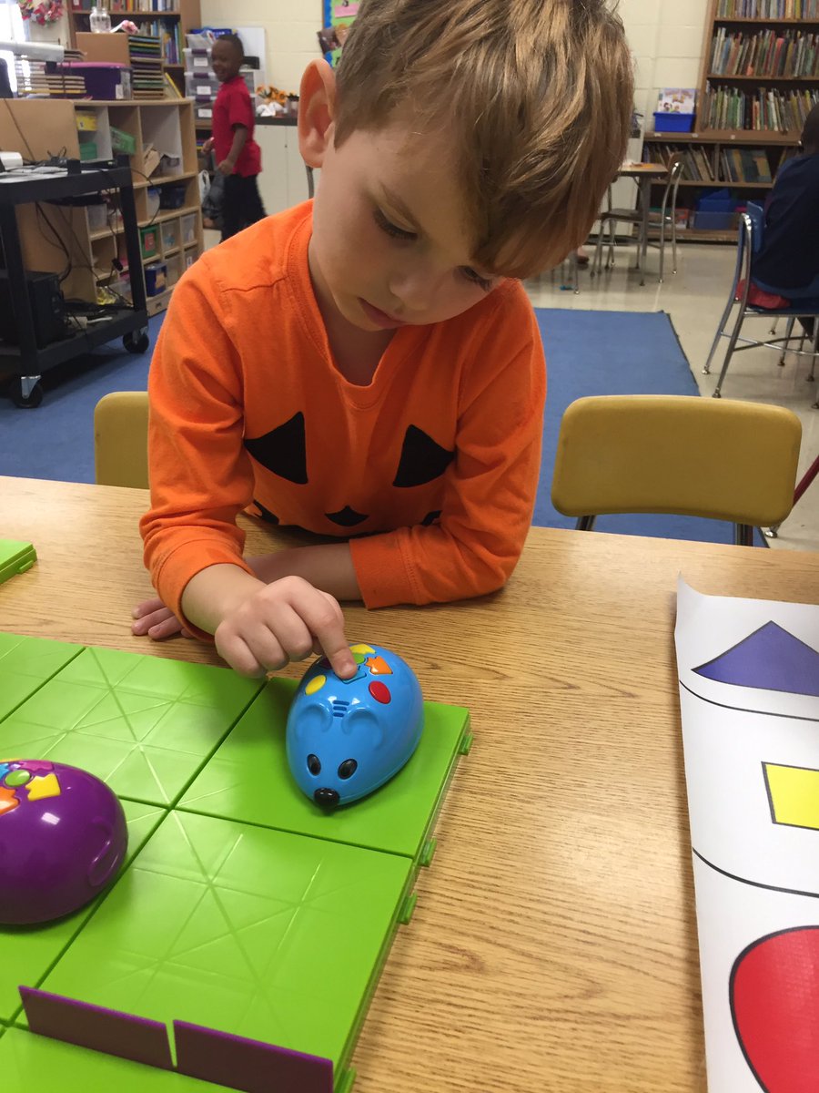 Coding in K! Programming 🐭 mice &amp; 🐝 beebots. #problemsolving #whomovedthecheese <a href="/mmoore12BCPS/">Mike Moore</a> <a href="/WarrenES_BCPS/">Warren Elementary</a> <a href="/lisadingle5/">lisa dingle</a>
