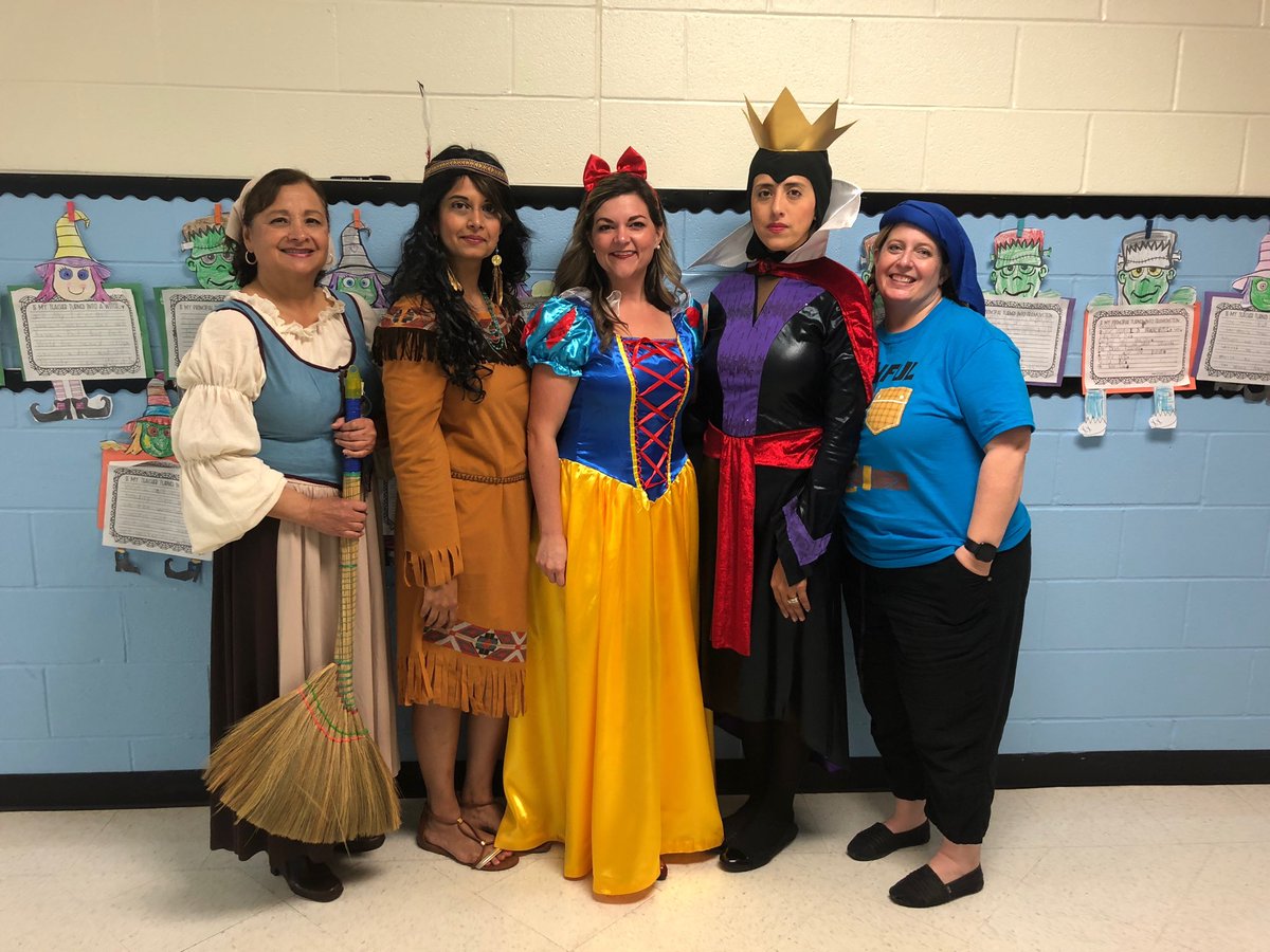 mrsbiscaino's tweet photo. We love fairy tales in kinder! #ccnation ⁦@NISDCarlosCoon⁩ https://t.co/urqZkKjGX0
