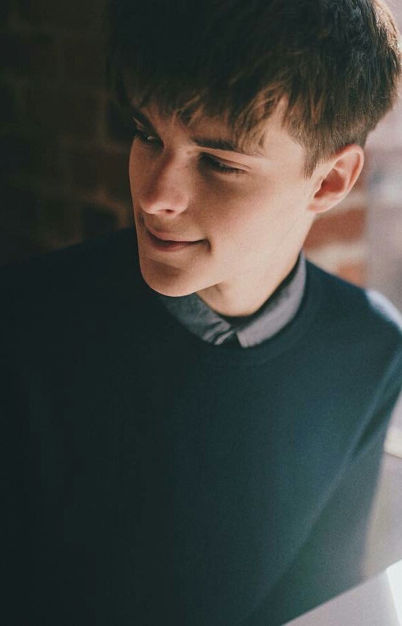 🐾 Niffler RP
🐾 Little bit naughty
🐾 Seeking SLs
🐾 friendly writer
🐾 FC : Corey Fogelmanis
🐾 flexible era
🐾 nonShip nonLewd
🐾 shiny stuffs addict
🐾 #HPRP #HarryPotterRP
🐾 #BabyNiffler
🐾 #FantasticBeastRP

retweet please?