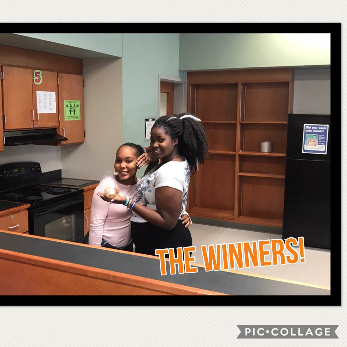 ThaRealMsChase's tweet image. Final day of our #cookiechallenge! Happy Halloween!🎃                                     Tomorrow: we learn about the negative effects sugar has on our health 😆