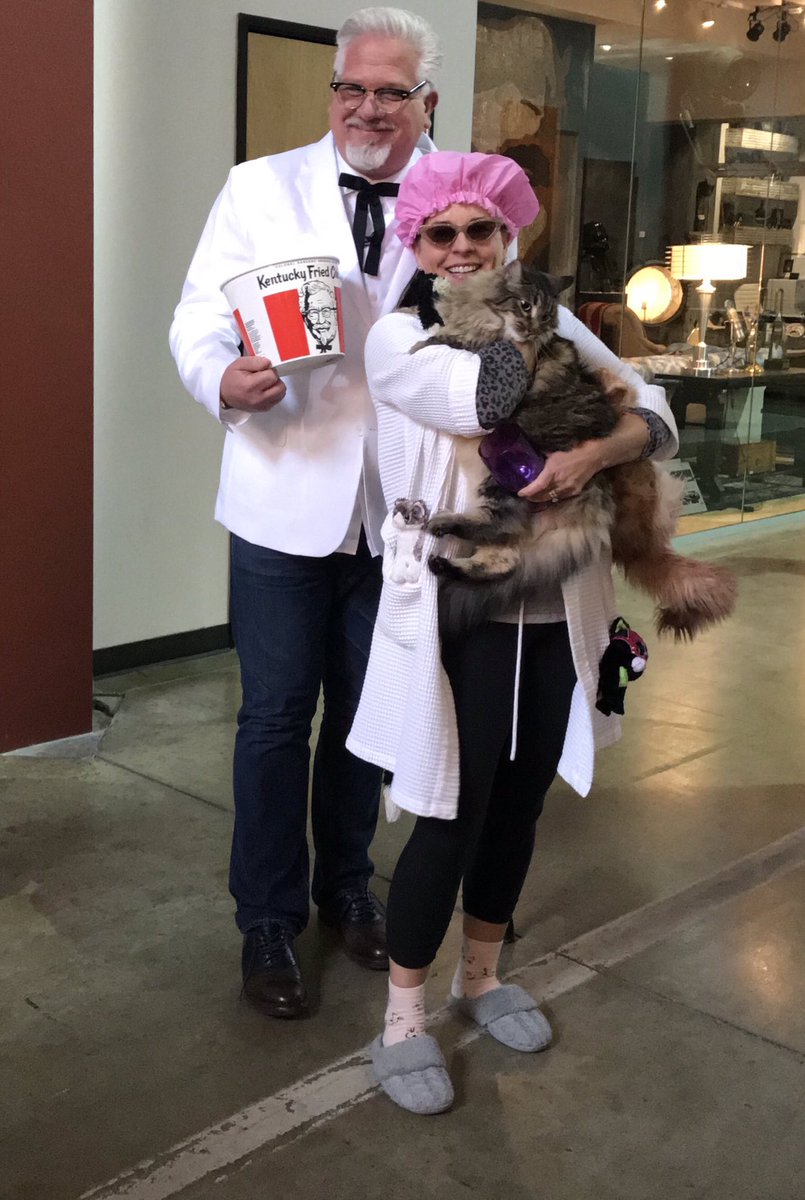 glennbeck's tweet photo. Santa had to die so the Colonel could live. https://t.co/71pPwtnhDJ