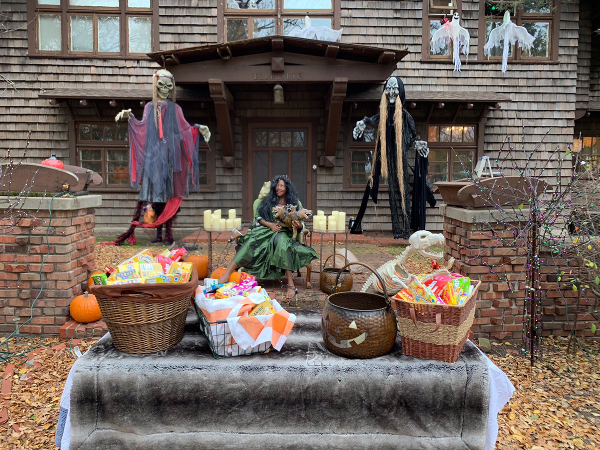 kirstiealley's tweet photo. Boo? Preparing to scare the F out of everyone https://t.co/3kIal5cRIr