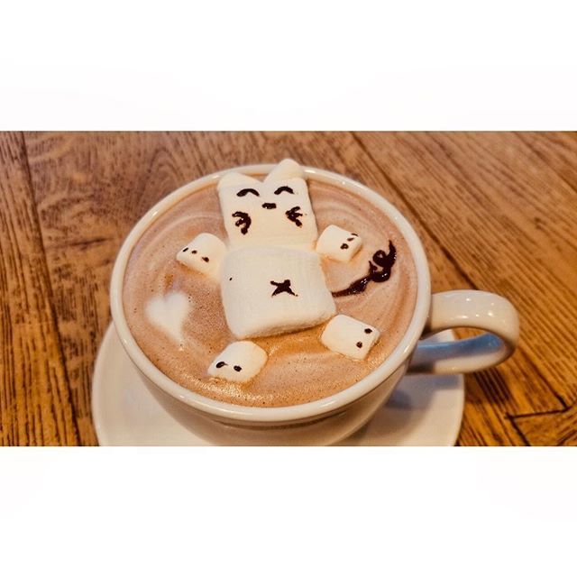 KLATcafe's tweet photo. There’s plenty more where this came from😋 Expect some marshmallows when you order Hot Choco &amp; Hot Mochas from us👌🏼❄️☕️
.
.
.
.
#cafe#brunch#klat#ktown#madang#laeats#latteart#stumptowncoffee#coldbrew#hotchocolate#holidaydecor#marshmallow#클랫#마당몰#스텀… https://t.co/3hqua6ZnNy https://t.co/5TMdIXTdIJ