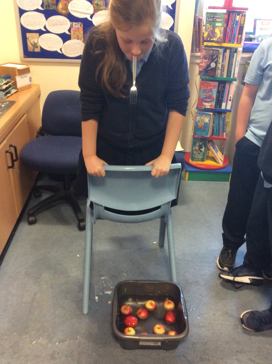 BurghPrimary's tweet photo. More traditional Halloween fun in P7 this afternoon as we dooked for apples #halloween #dooking #apples #fun https://t.co/w4naqjxdwv