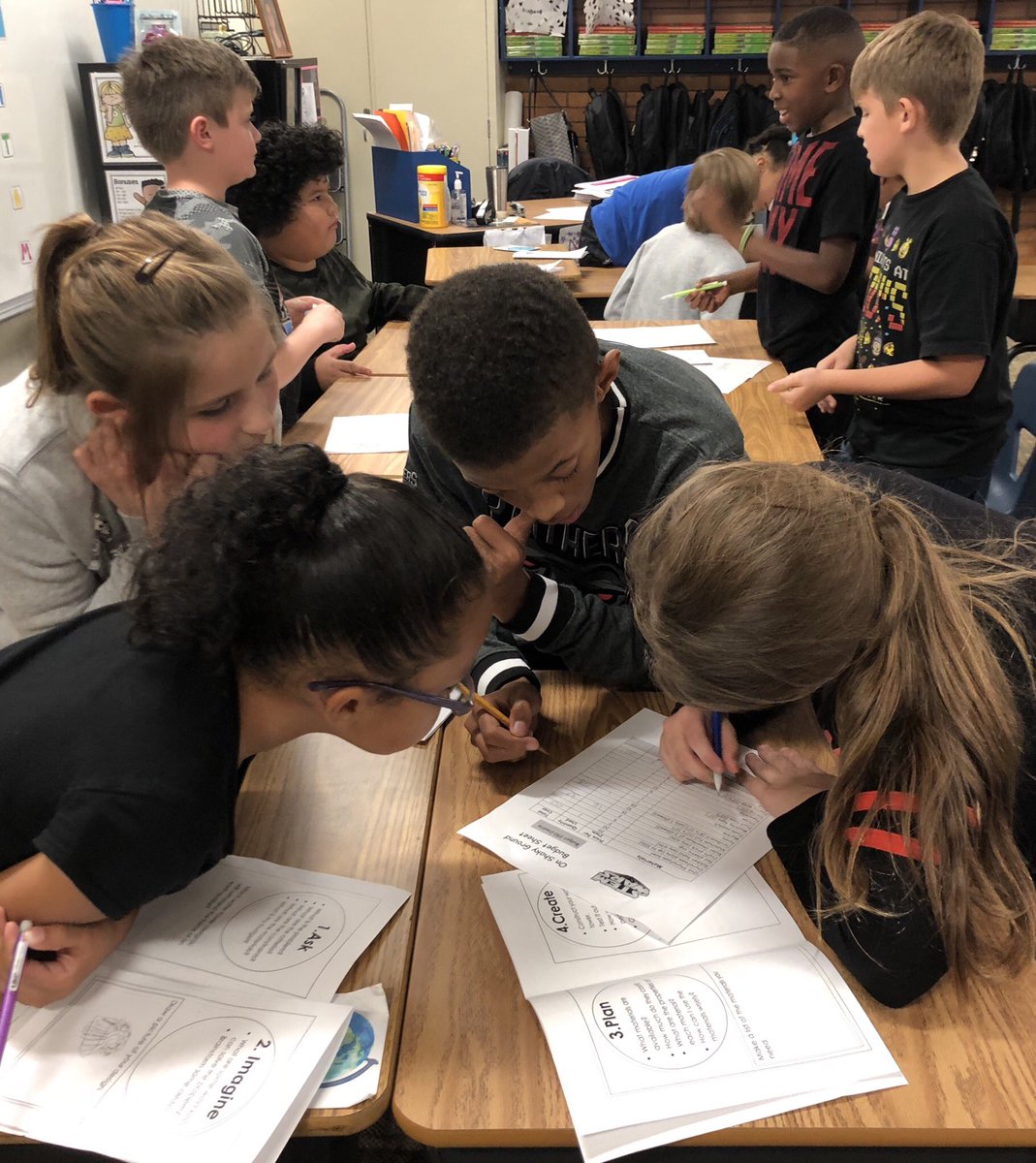 LBSciIsFun's tweet image. Cavanaugh 4th graders working on their collaboration and communication skills as they plan out their designs for the STEM Wars On Shaky Ground design challenge. Cant wait to see the finished products! @FSSchools, #TIS2Learn