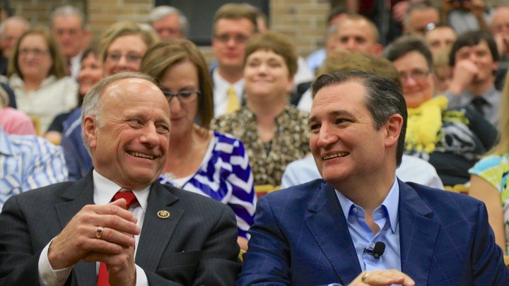DemocratDynasty's tweet photo. Ted Cruz REFUSES to condemn Rep Steve King's white supremacist racism. King and Cruz have DEEP roots with King working as Cruz's national campaign co-chair in 2016 #cruzracism #cruzbigot #kingcruz #stopcruz #voteblue https://t.co/NopYZjF9is
