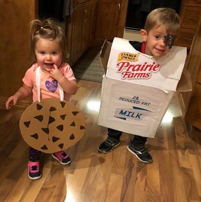 PFDairy's tweet photo. We are officially naming this perfect pair the Best Costume of 2018.
Fun fact, the milk and cookies are actually 4th generation farm kids to Francis Lindauer & Sons Dairy!
#UndeniablyDevoted #PrairieGood https://t.co/vAdcqoWL08