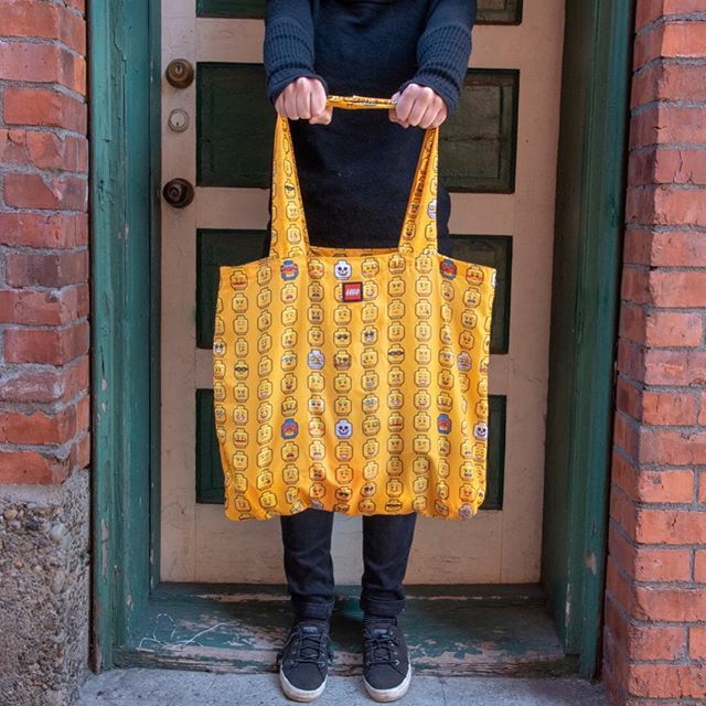 LEGOBags's tweet photo. 🎃 May your night be dandy and your bag full of candy 🍬🍭🍫 #HappyHalloween! https://t.co/5VtiEeFYiD https://t.co/6HWBKZ7Wtd