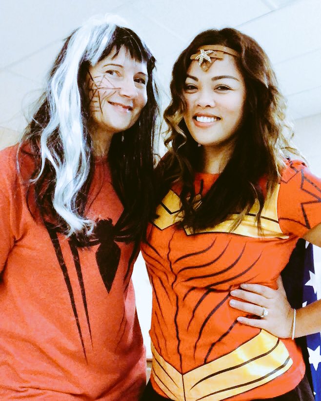 107ThornKs's tweet image. #SchoolSpiritDay #ClassPicture #HappyDay Quite an exciting day @ThornwoodPS ❤️🤗#October #Halloween2018 #littlecreatures 🎃