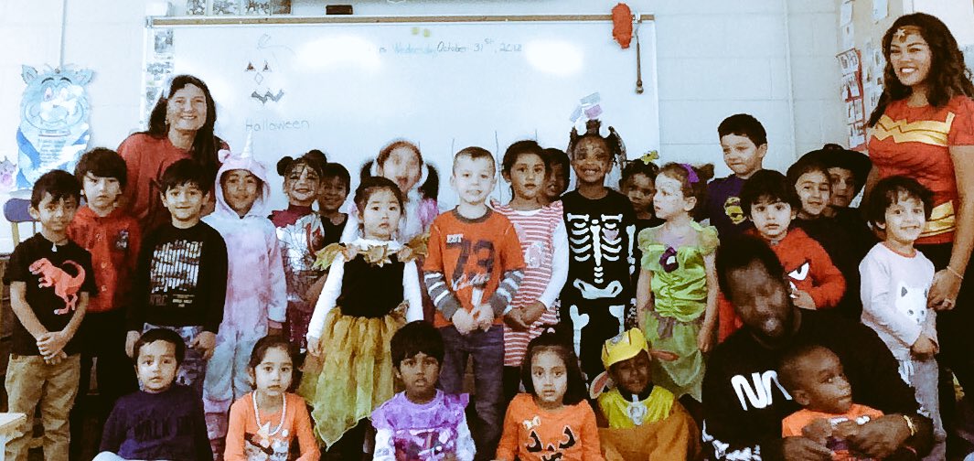 107ThornKs's tweet image. #SchoolSpiritDay #ClassPicture #HappyDay Quite an exciting day @ThornwoodPS ❤️🤗#October #Halloween2018 #littlecreatures 🎃