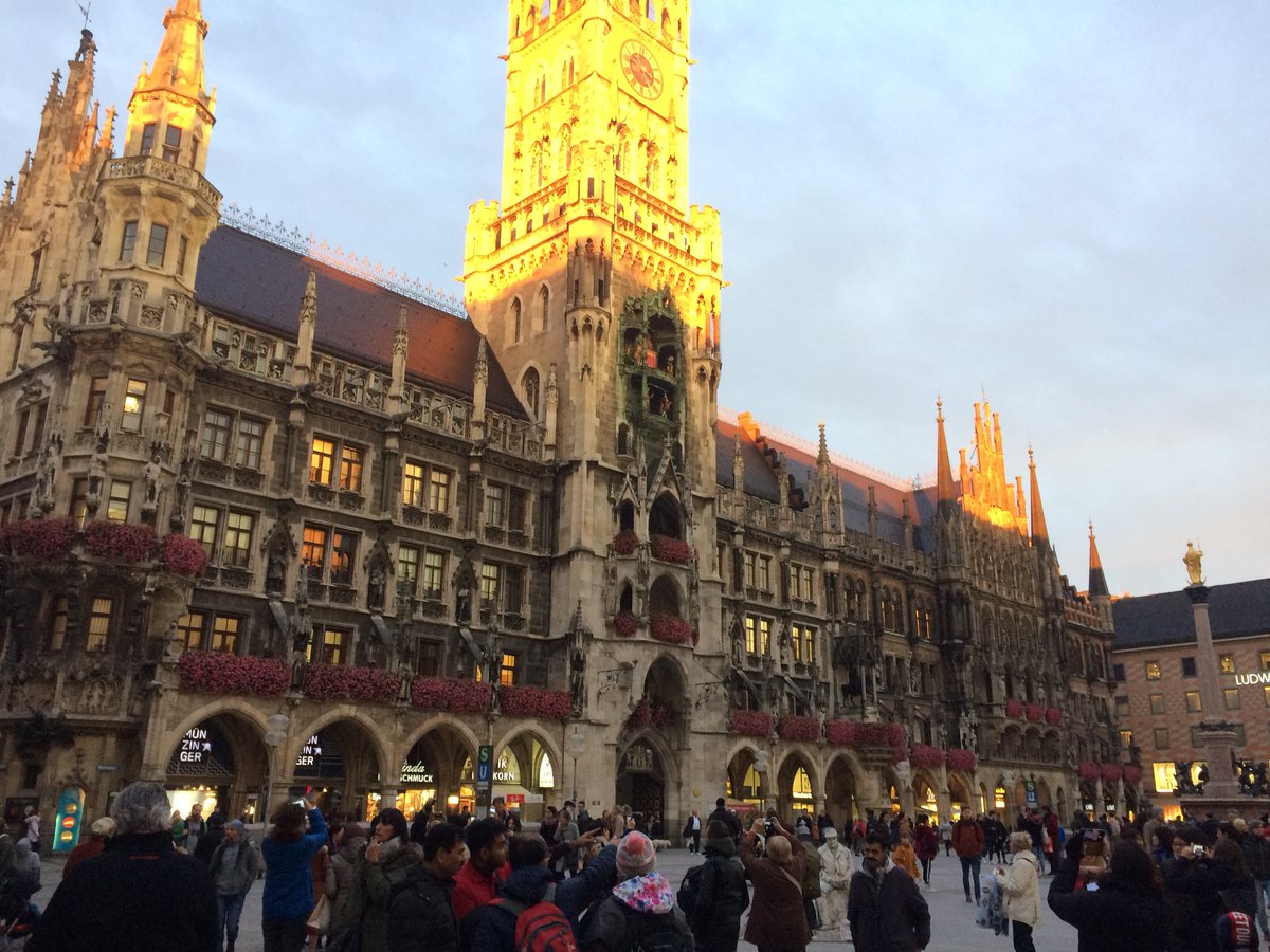 EricaGaudillere's tweet image. Visite de Munich/München assez brève ... bus en retard de deux heures ! Mais rencontre effectuée avec Pint of Sciéce München. #PintofScienceDE.  

Quelques photos pour vos beaux yeux 😘😘 

Liebe Grüsse !