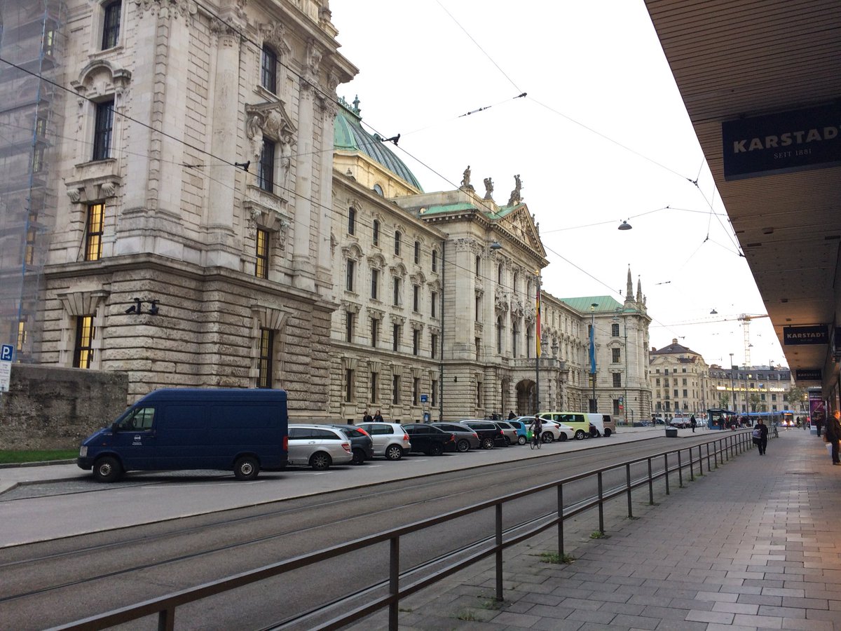 EricaGaudillere's tweet image. Visite de Munich/München assez brève ... bus en retard de deux heures ! Mais rencontre effectuée avec Pint of Sciéce München. #PintofScienceDE.  

Quelques photos pour vos beaux yeux 😘😘 

Liebe Grüsse !