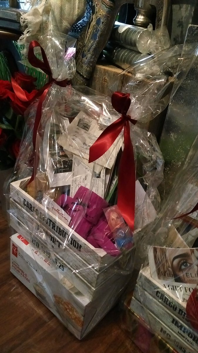 catherineknows's tweet photo. Women's day prizes worth thousands of dollars Packed with gift cards and merchandise Catch @CTVOttMornLive f
Friday for all the info.  Nov.3 @ManotickVillage https://t.co/3P3zqqqGCd