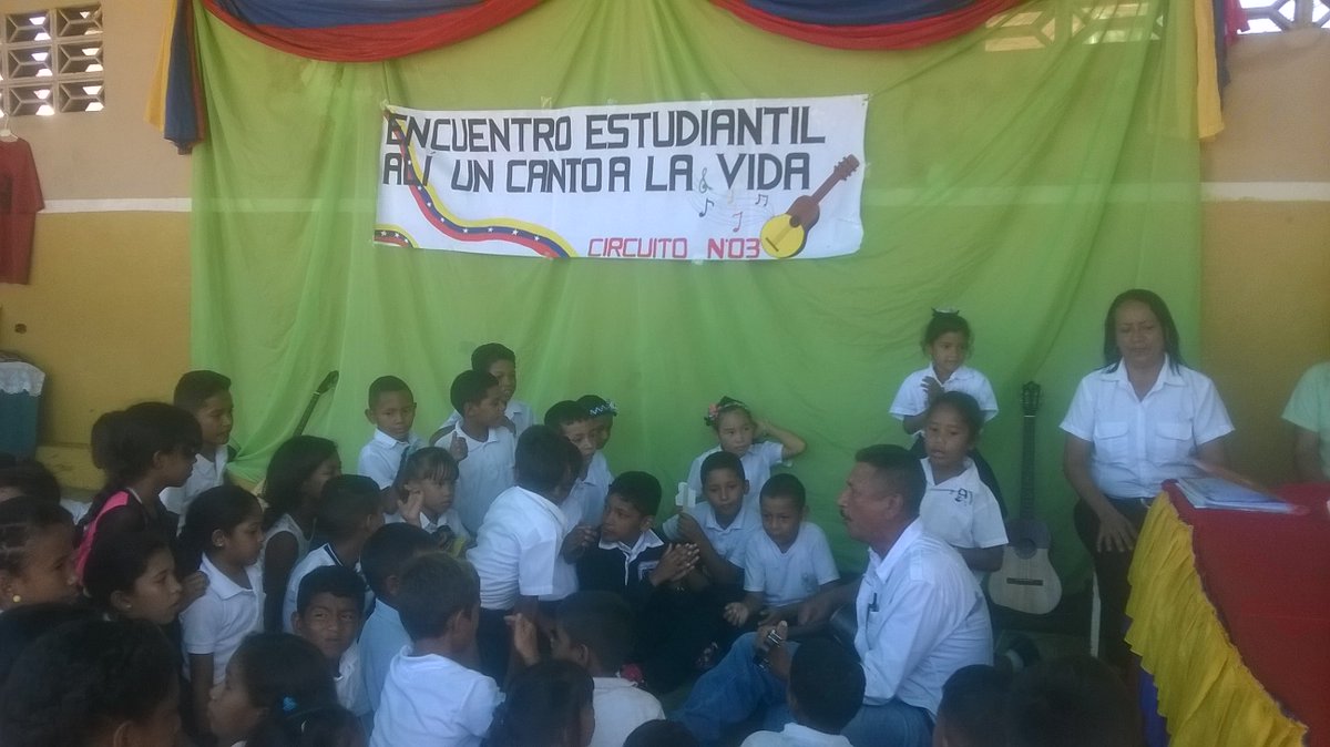 cbitSanFco's tweet photo. Se realizó hoy Encuentro Estudiantil "Un Canto a la Vida" en honor al Cantor del Pueblo Ali Primera. Con la participacion de las escuelas del Circuito 3 Mariguitar Municipio Bolivar Estado Sucre. https://t.co/j6o3aPZh7C