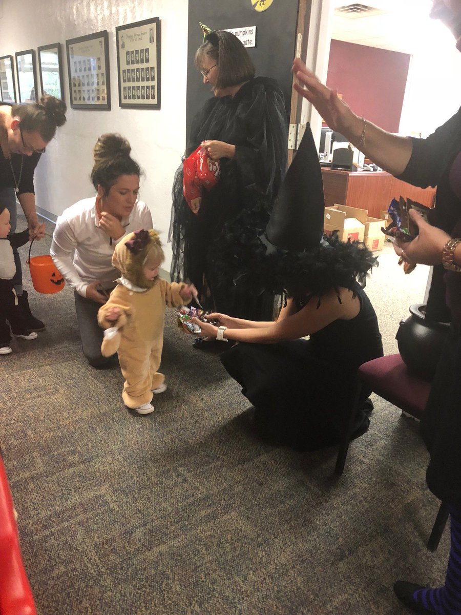 DSISD's tweet photo. Happy Halloween! The DSISD Child Development Center students celebrated by trick-or-treating at Central Office this morning. Have a safe and fun evening! #IamDSISD https://t.co/cdTjiYxWjM