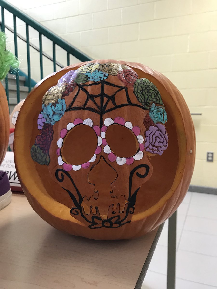 MrsFilipuzzi's tweet photo. Our class pumpkin!!! Happy Halloween!!! Stay safe and get lots of treats!!! https://t.co/TuAZFaDm4u
