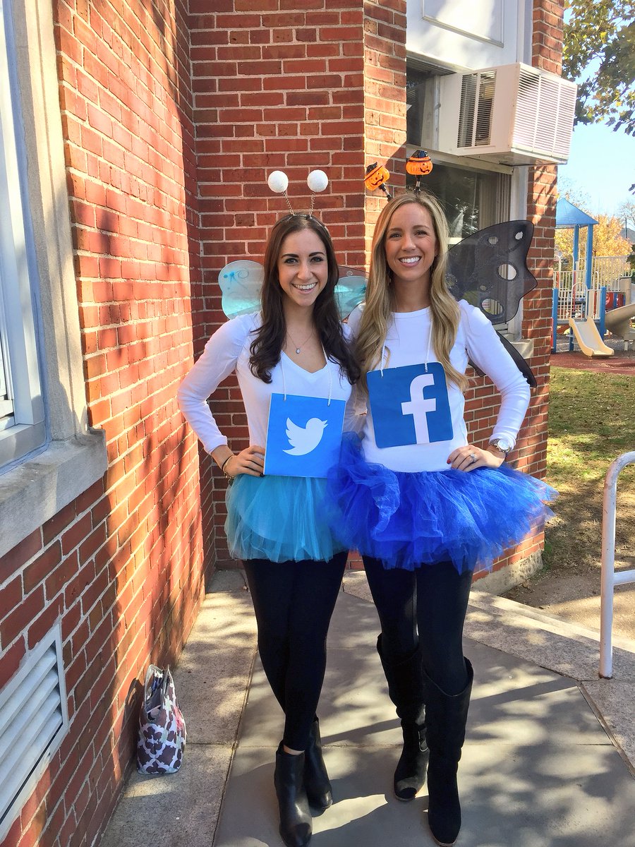 Happy Halloween from the 2nd grade social butterflies of @teamhillside!! 🦋📱🦋#SocialButterflies #HappyHalloween #socialmedia
