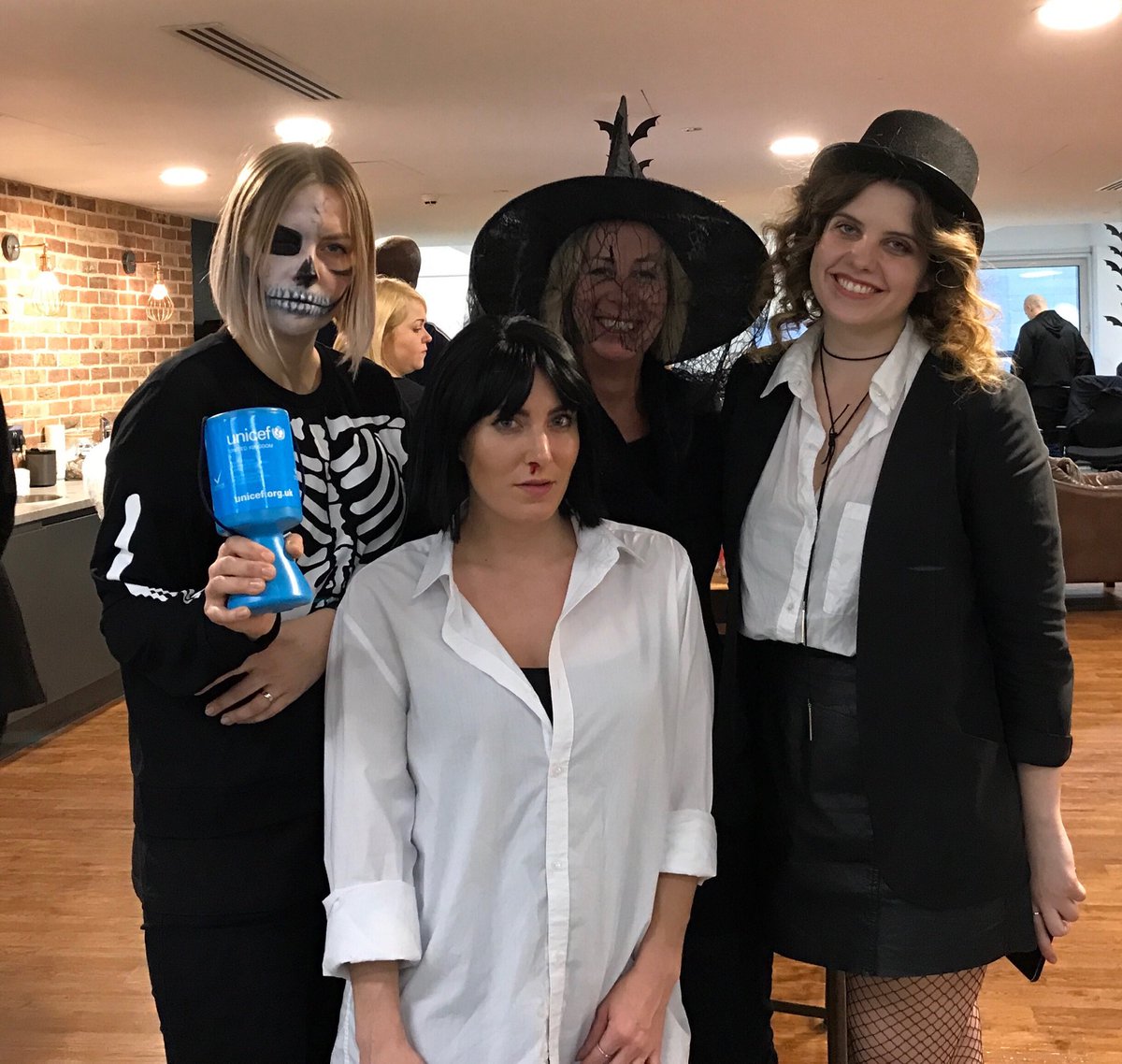 PippaPippahall7's tweet photo. Halloween fun while collecting for UNICEF. #learningonthewayup https://t.co/cHth0zFrls