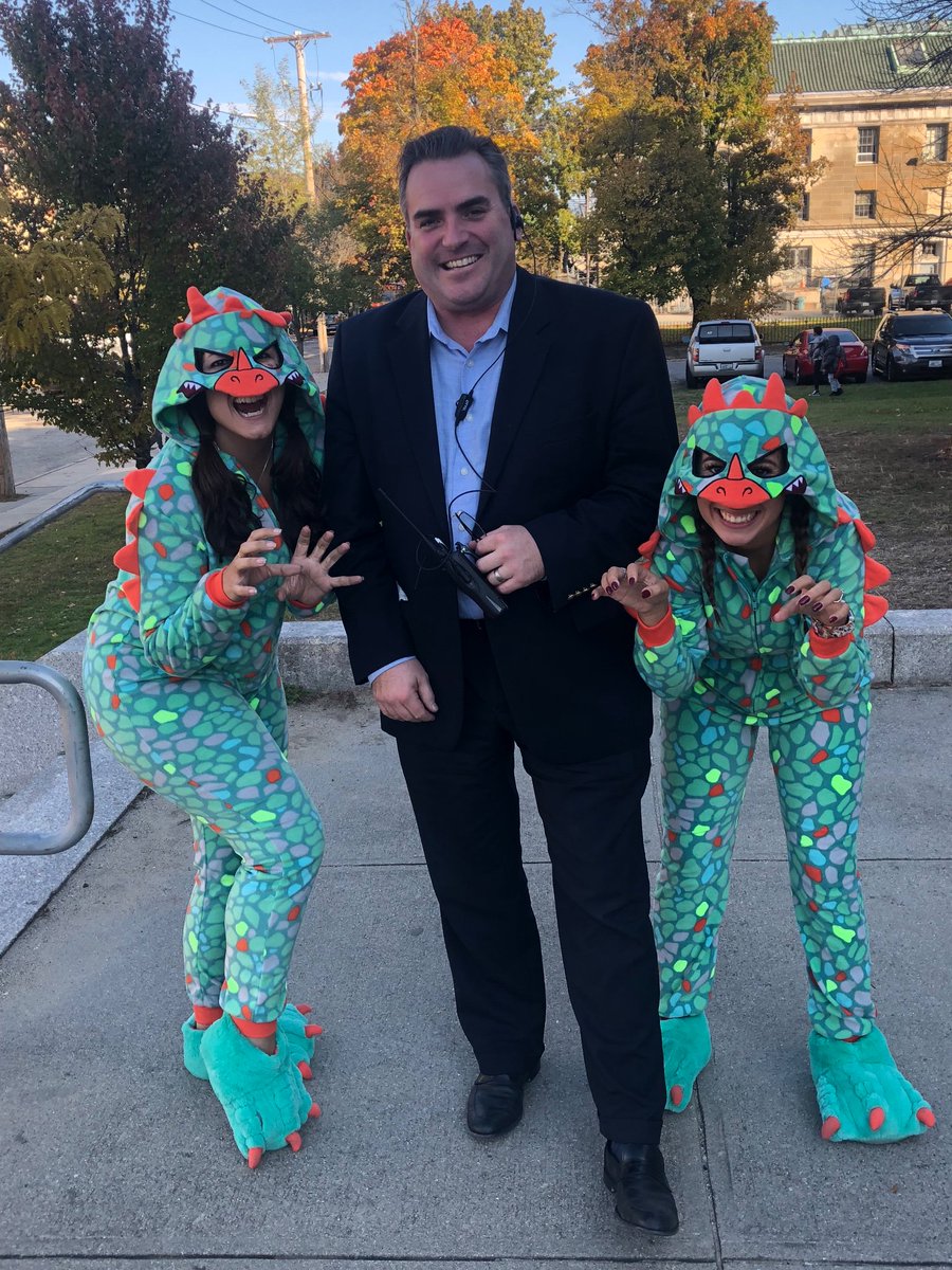 msmaldonado_'s tweet photo. Having some Halloween fun at @gilbertstuartms !! Be safe tonight everyone! ๐ #funplacetolearn #theythinkweresisters #ELAandMath #GSMSpride @ssutherland16 @RobertDiMuccio1 @kcbompy @Mr_DoucetteGSMS @MSzone_PPSD @chris__maher @pvdschools https://t.co/d5CFJSwK5e