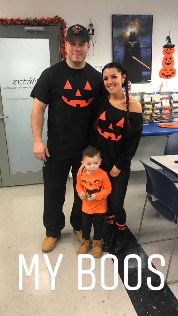 StephMQuart's tweet photo. I LOVE HALLOWEEN THIS TIME AAAA YEARRRR #Halloween2018 https://t.co/qZsRx33ffR
