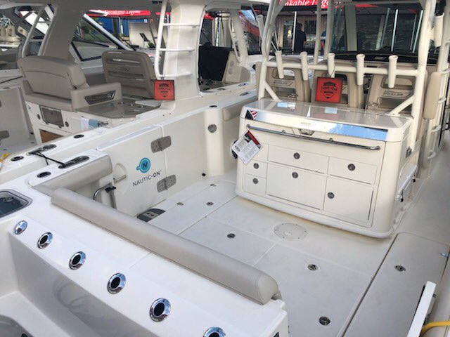 GetNauticON's tweet image. #Smartboating is in sunny Ft. Lauderdale! Stop by and see us with @Boston_Whaler at #FLIBS this weekend! ☀️🐟⚓️