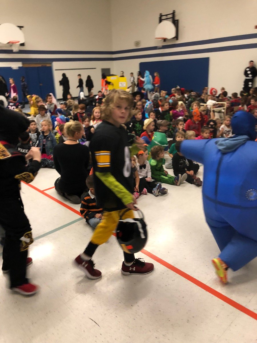 Baltimore_PS's tweet image. Costume parade!