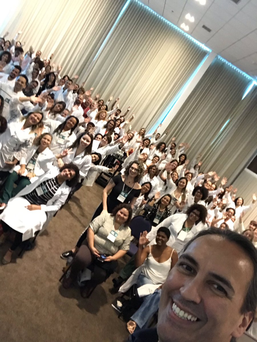 ExpertoCapilar's tweet photo. Dictando Curso Reflexoterapia CráneoFacial para 140 profesionales en São Paulo, Brasil 🇧🇷

#tricologia #latinoamericana #tricologo #tricologista #trichologist #cabelloysalud #cabeloesaude #capelliesalute #hairandhealth #aatri #abt #reflexoterapia #grandha https://t.co/H9SJUlXpFx