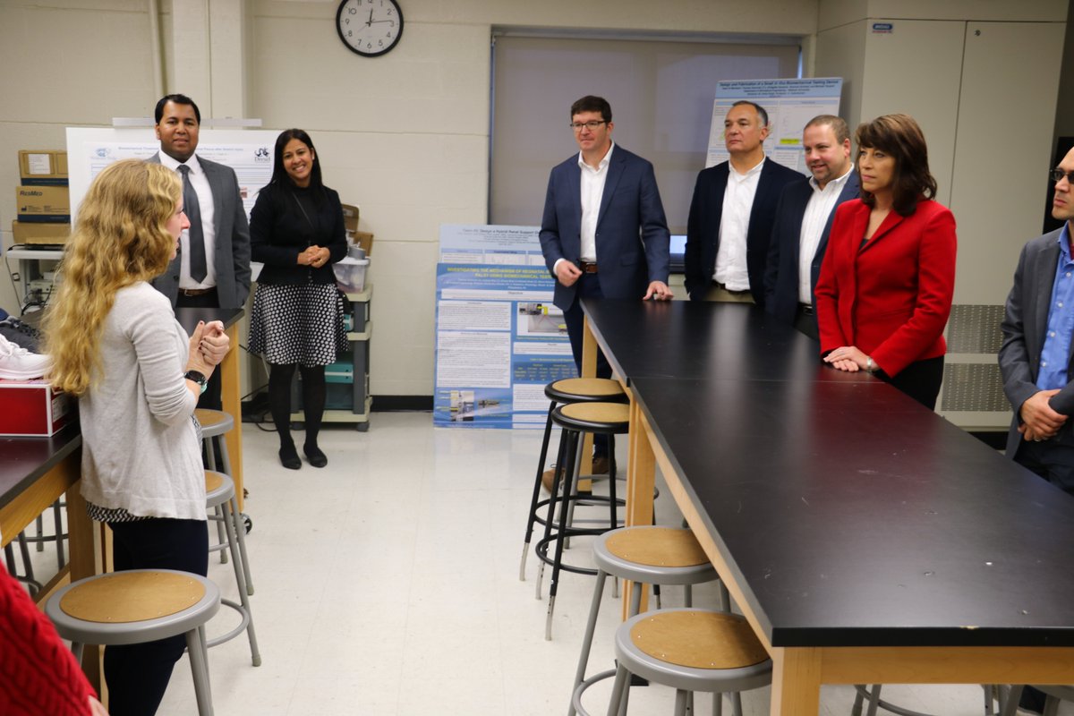 WidenerUniv's tweet image. Leaders from @Merck met w/ #WidenerEngineering to tour engineering facilities and learn about the innovative and industry-led research happening at the undergraduate and graduate level #WidenerPride
